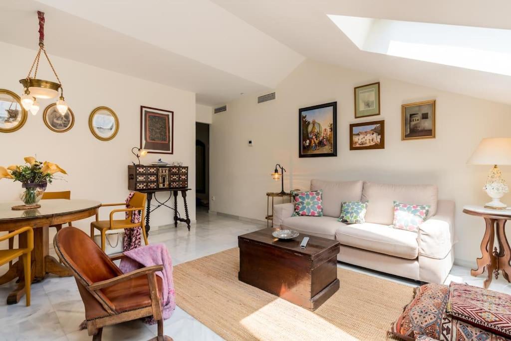 Apartamentos Rg, San Vicente 22 Seville Luaran gambar