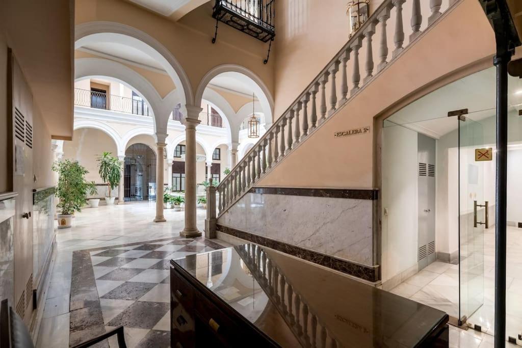 Apartamentos Rg, San Vicente 22 Seville Luaran gambar