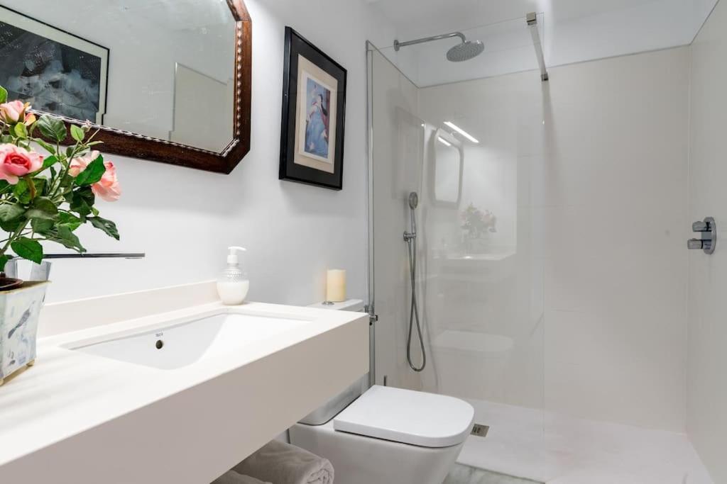 Apartamentos Rg, San Vicente 22 Seville Luaran gambar