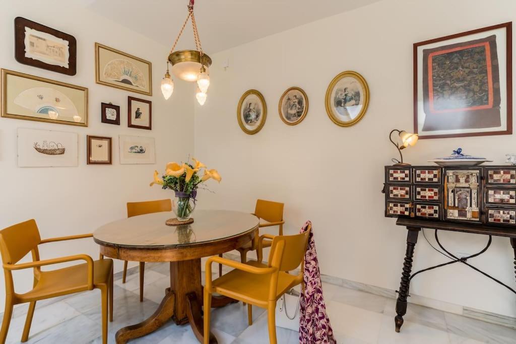 Apartamentos Rg, San Vicente 22 Seville Luaran gambar