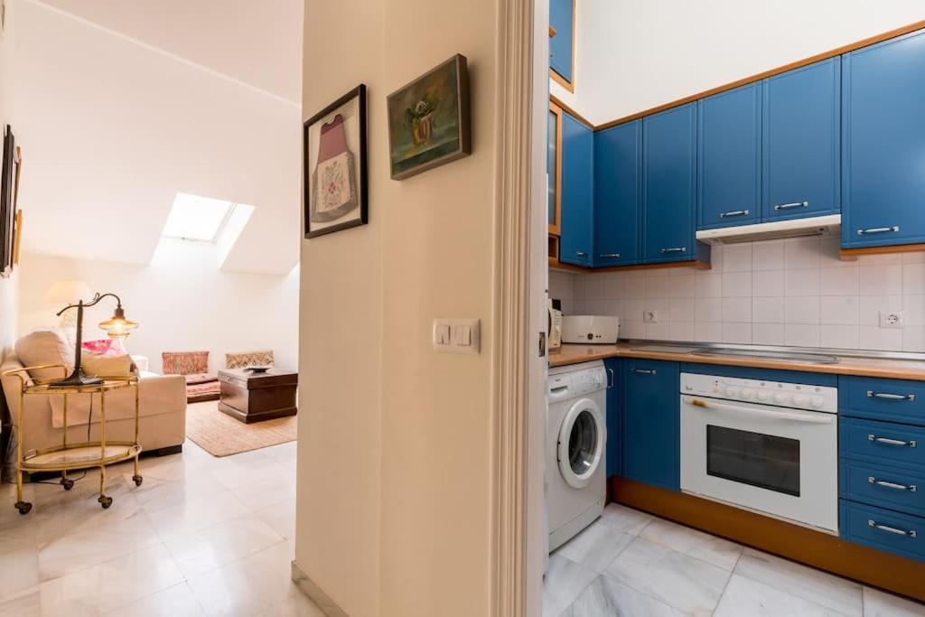 Apartamentos Rg, San Vicente 22 Seville Luaran gambar