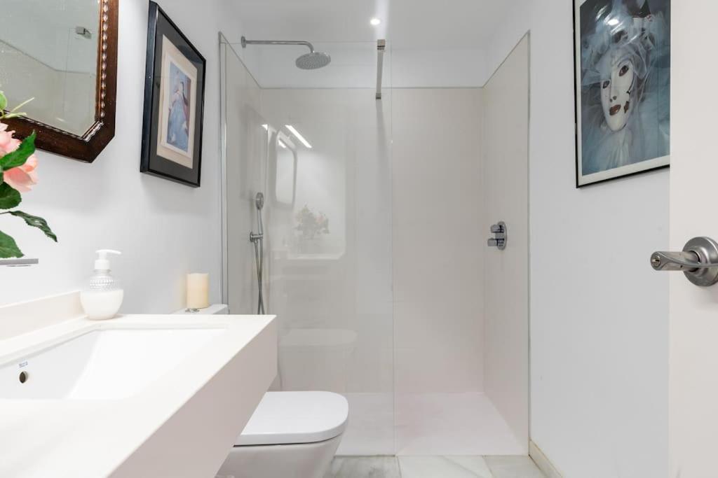 Apartamentos Rg, San Vicente 22 Seville Luaran gambar