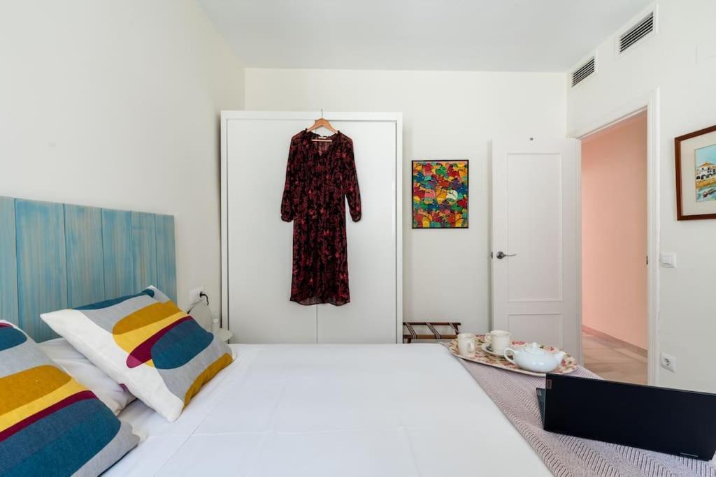 Apartamentos Rg, San Vicente 22 Seville Luaran gambar