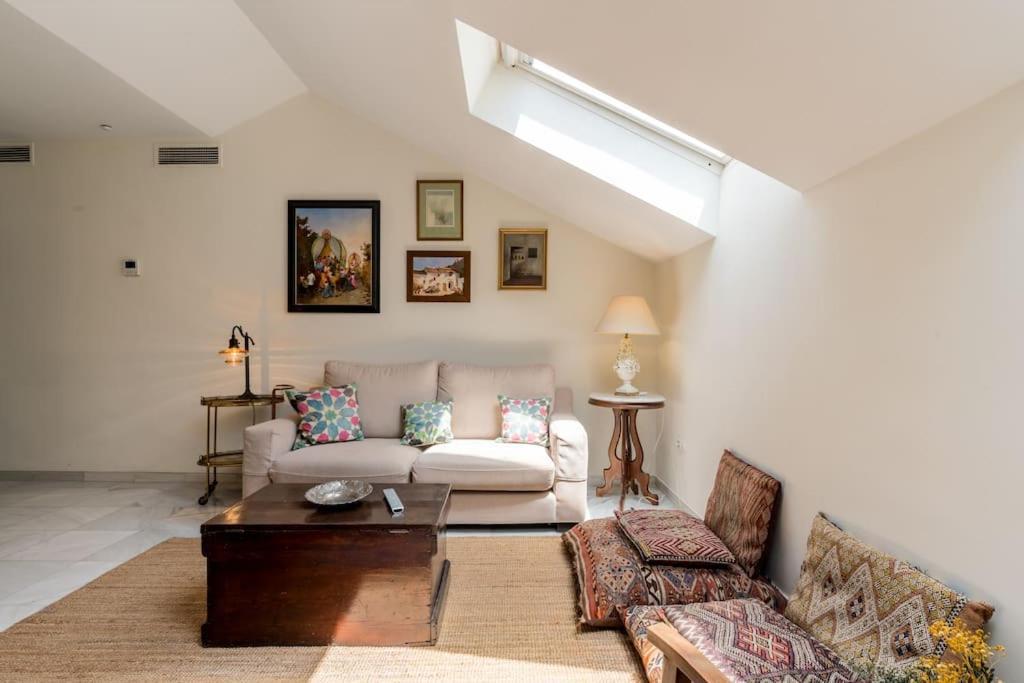Apartamentos Rg, San Vicente 22 Seville Luaran gambar