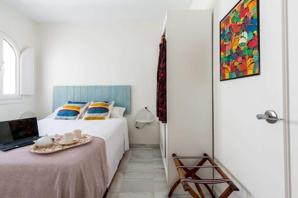 Apartamentos Rg, San Vicente 22 Seville Luaran gambar